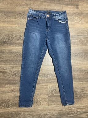 AQ skinny Dark Blue Women’s Jeans comfort stretch size 13 bottoms
